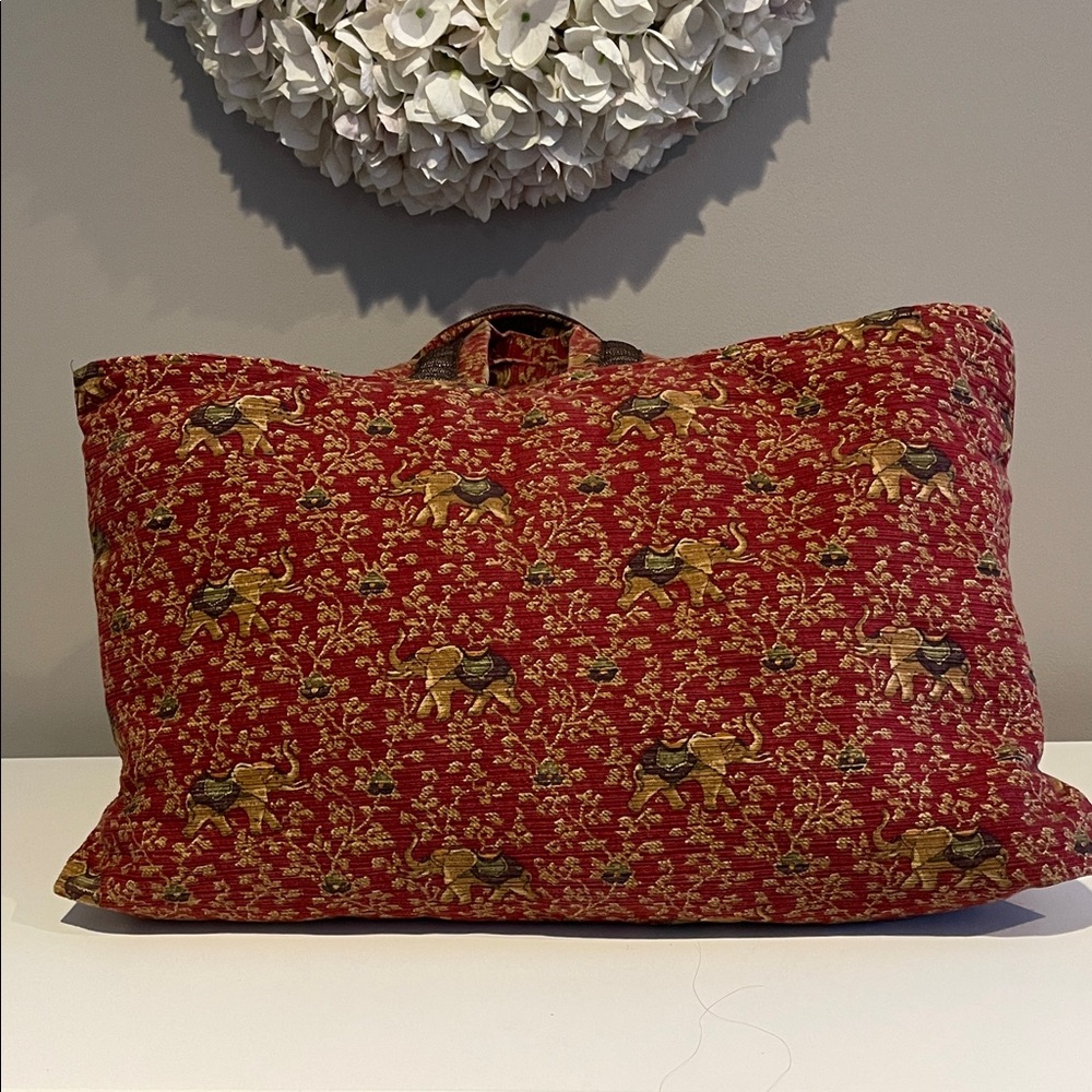 Red Tapestry Tote Bag  ***FINAL OFFER*** - Picture 4 of 10